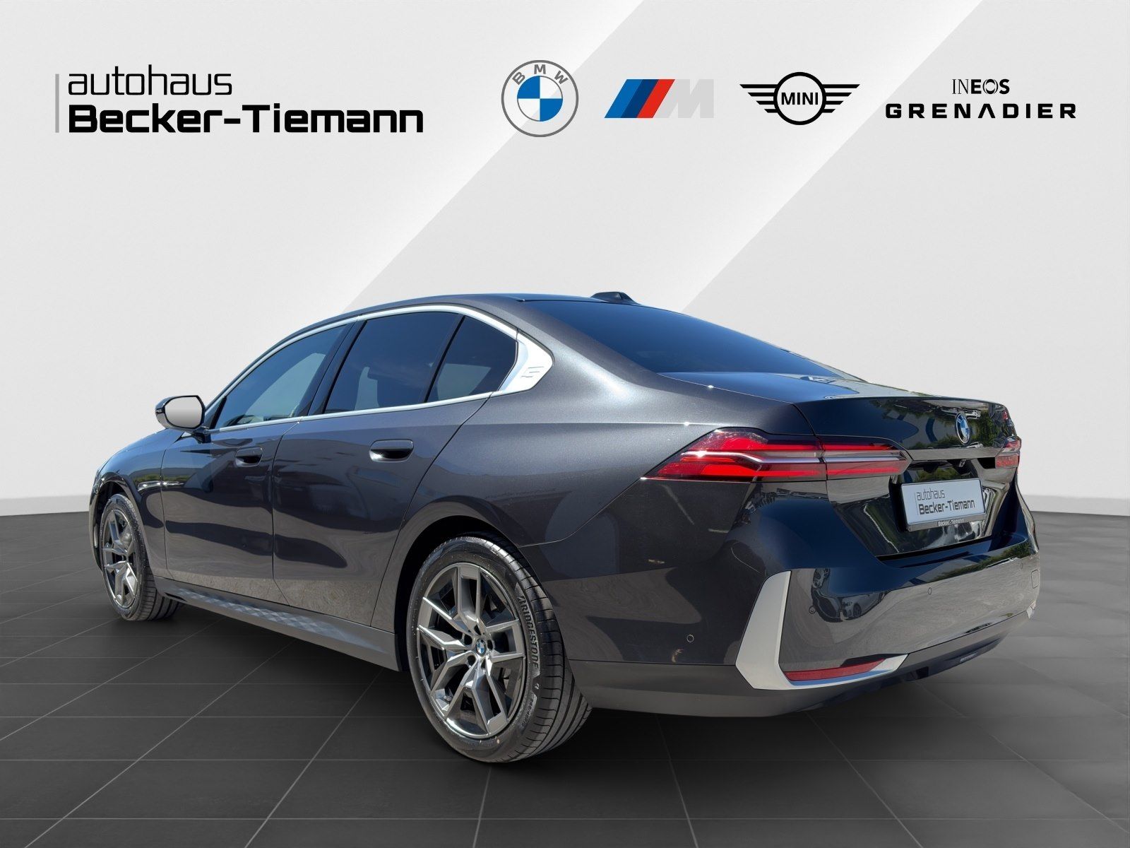 BMW 520 2025 г. Серый, пробег 29841 км