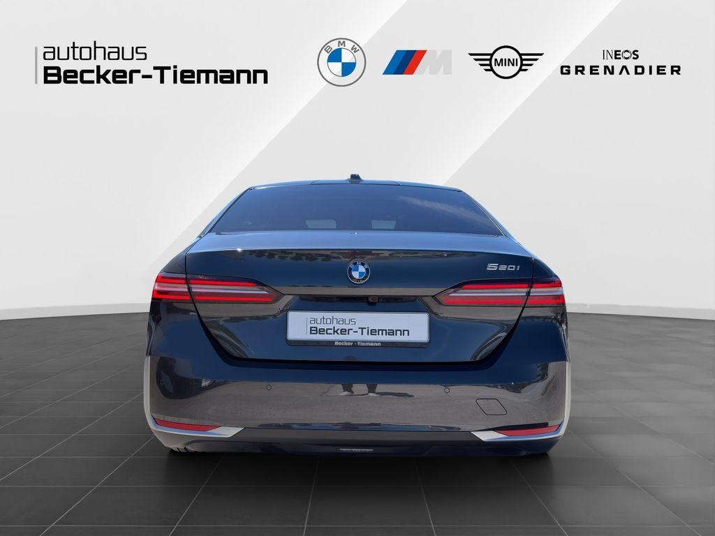 BMW 520 2025 г. Серый, пробег 29841 км