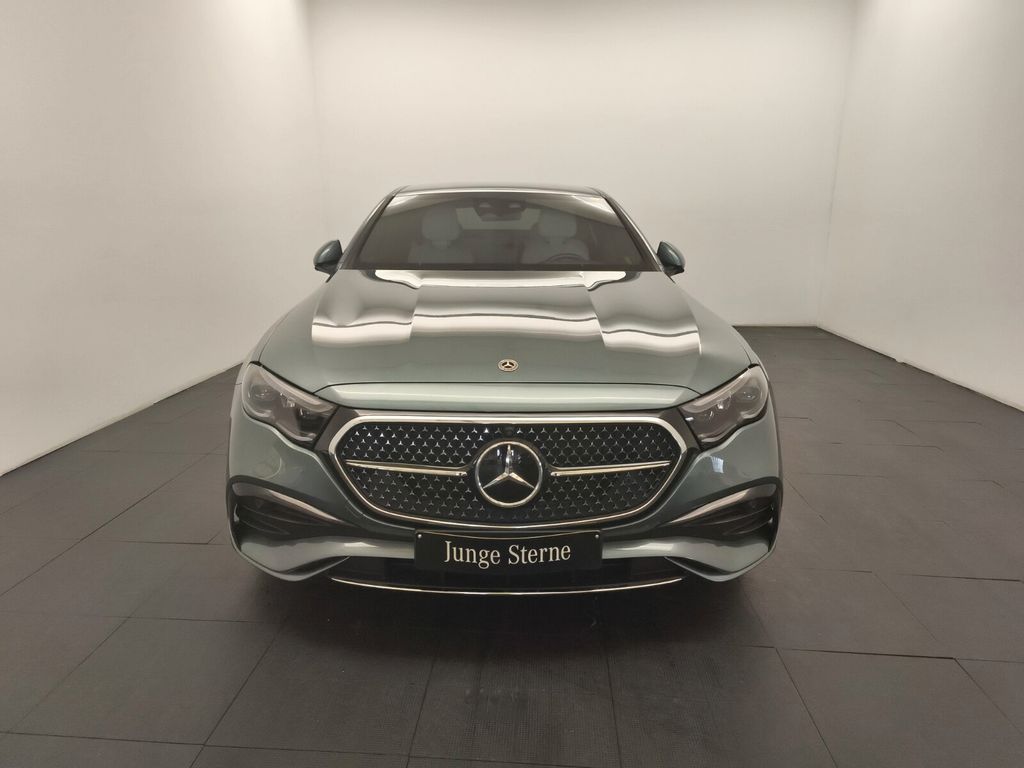 Mercedes-Benz E 220 2023 г. Серебристый, пробег 16200 км