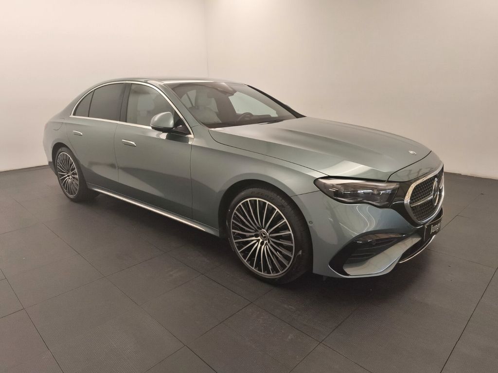 Mercedes-Benz E 220 2023 г. Серебристый, пробег 16200 км