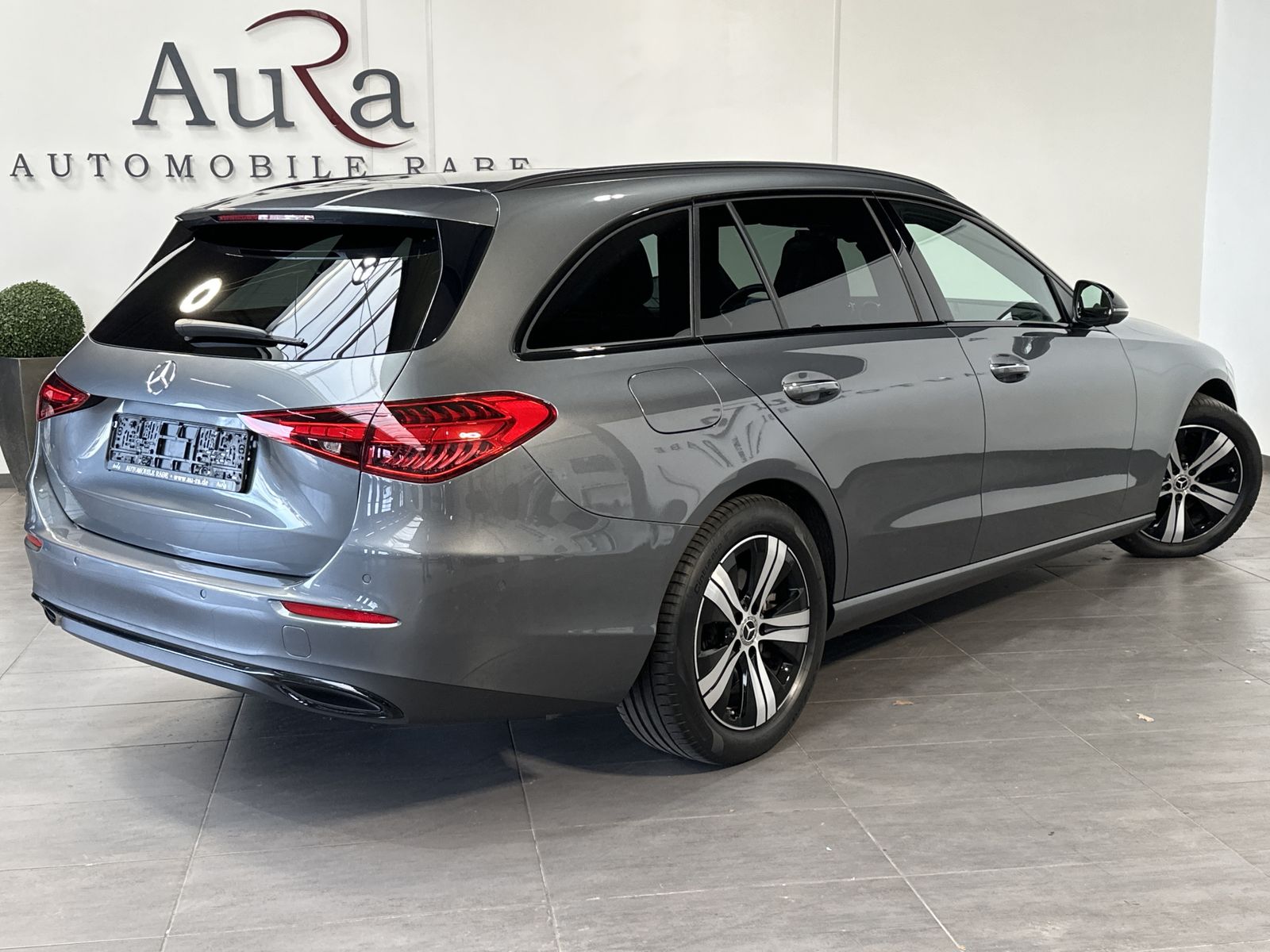 Mercedes-Benz C 220 2022 г. Серый, пробег 56750 км