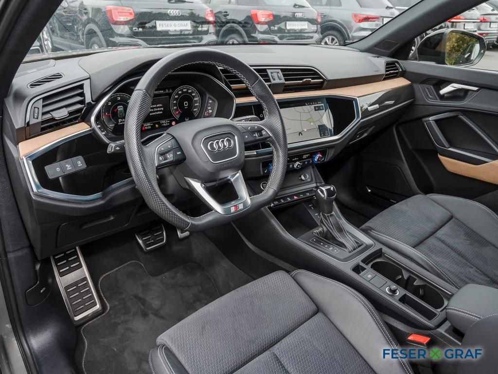 Audi Q3 2023 г. Серый, пробег 25278 км