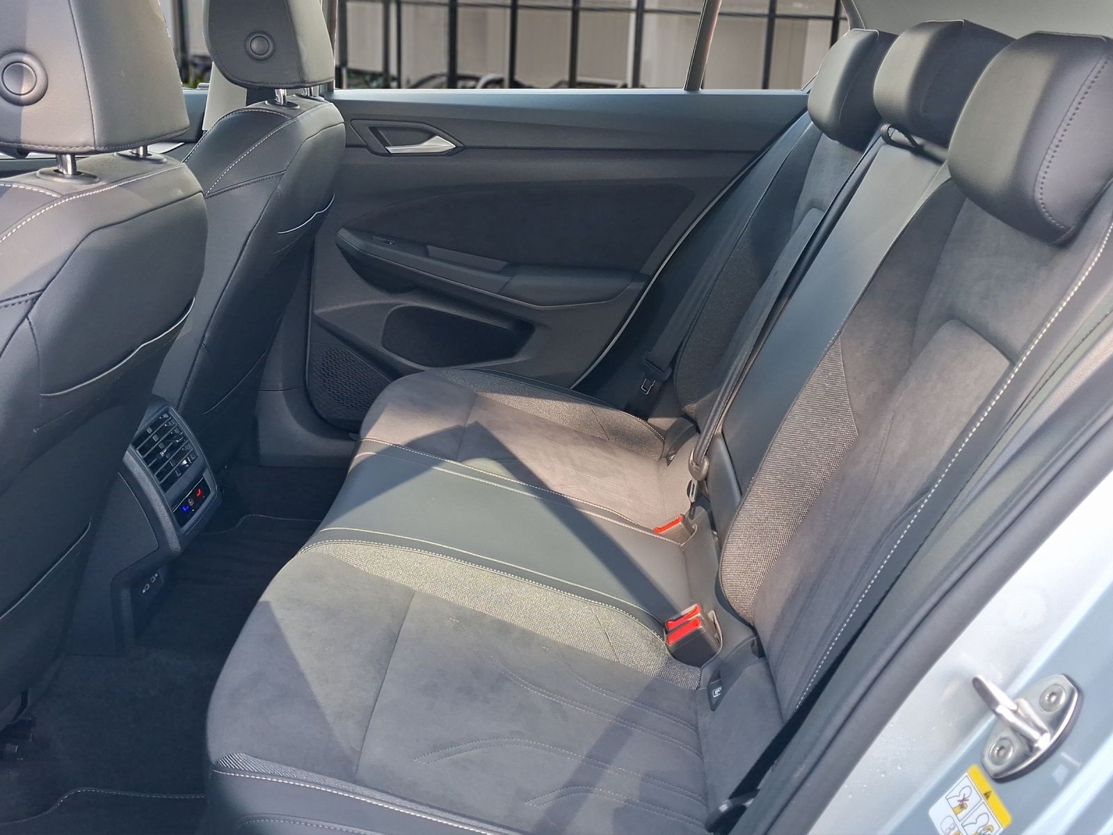 Volkswagen Golf 2026 г. Красный, пробег 13841 км