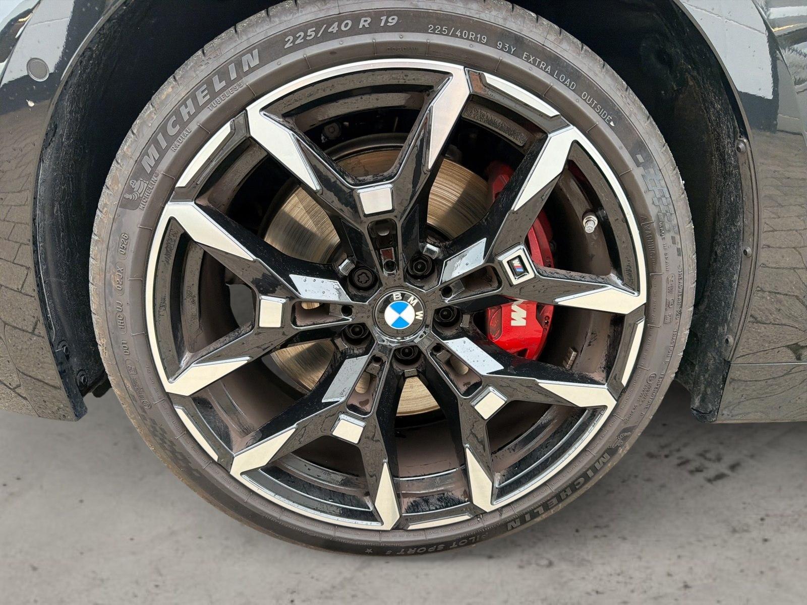 BMW 330 2026 г. Чёрный, пробег 7028 км