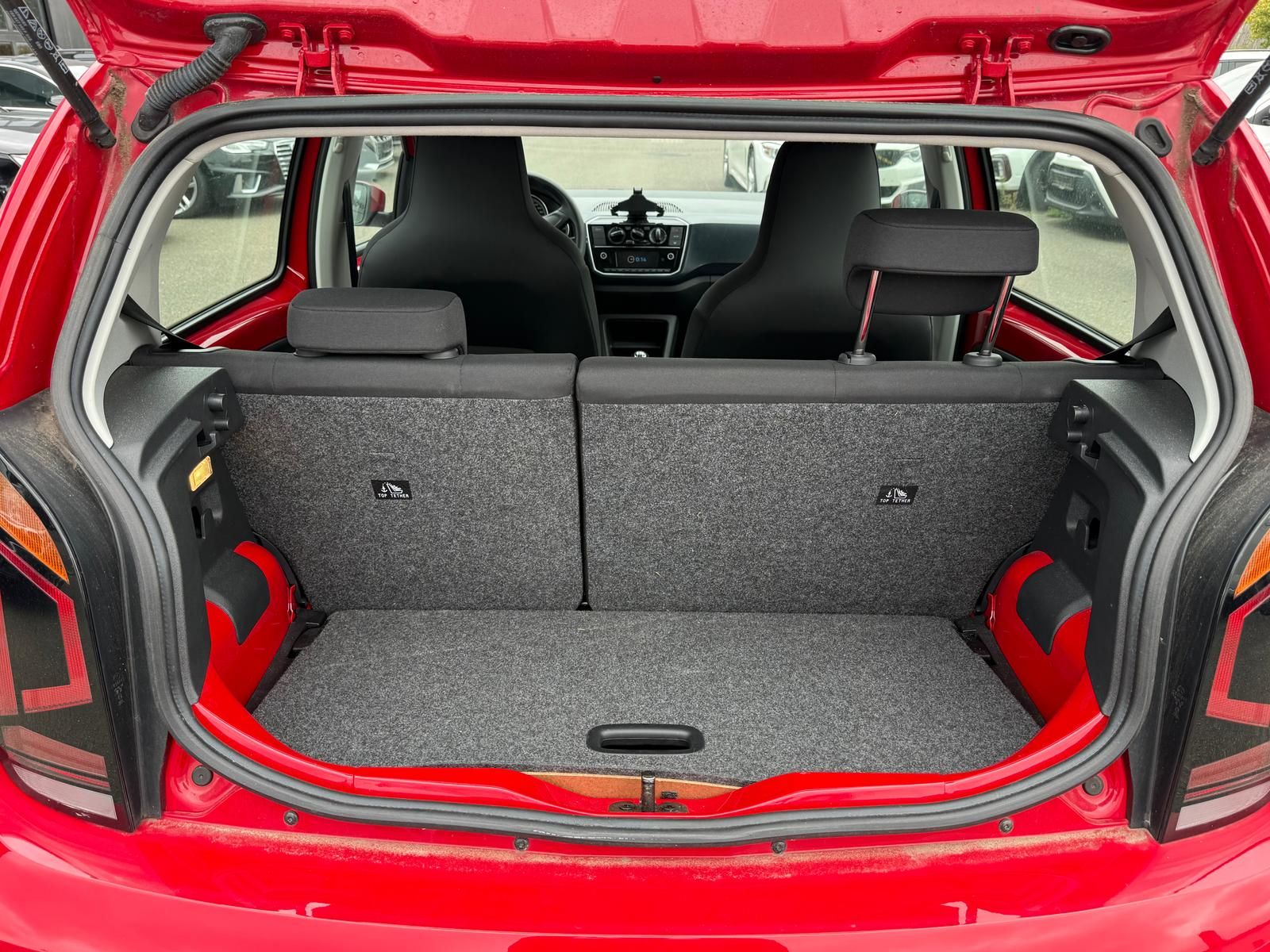 Volkswagen up! 2024 г. Красный, пробег 21066 км