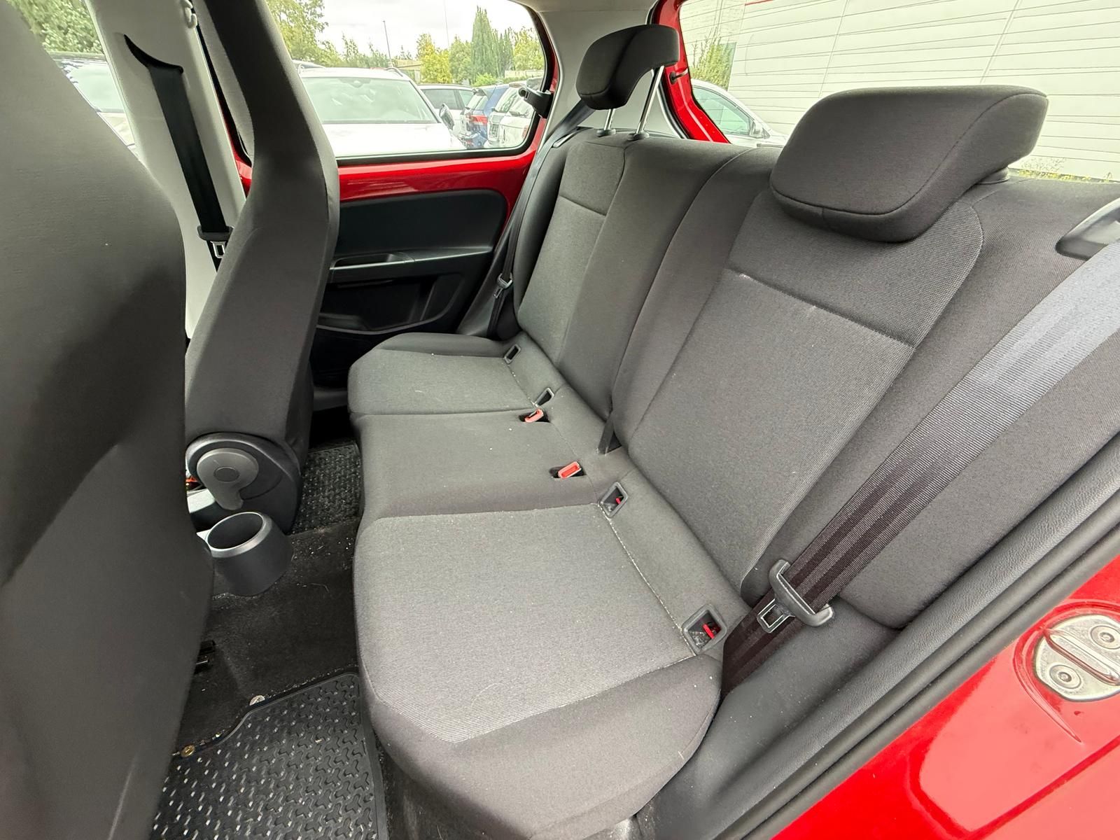 Volkswagen up! 2024 г. Красный, пробег 21066 км
