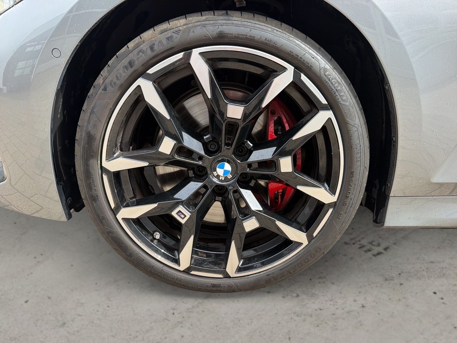 BMW 330 2026 г. Серебристый, пробег 12936 км