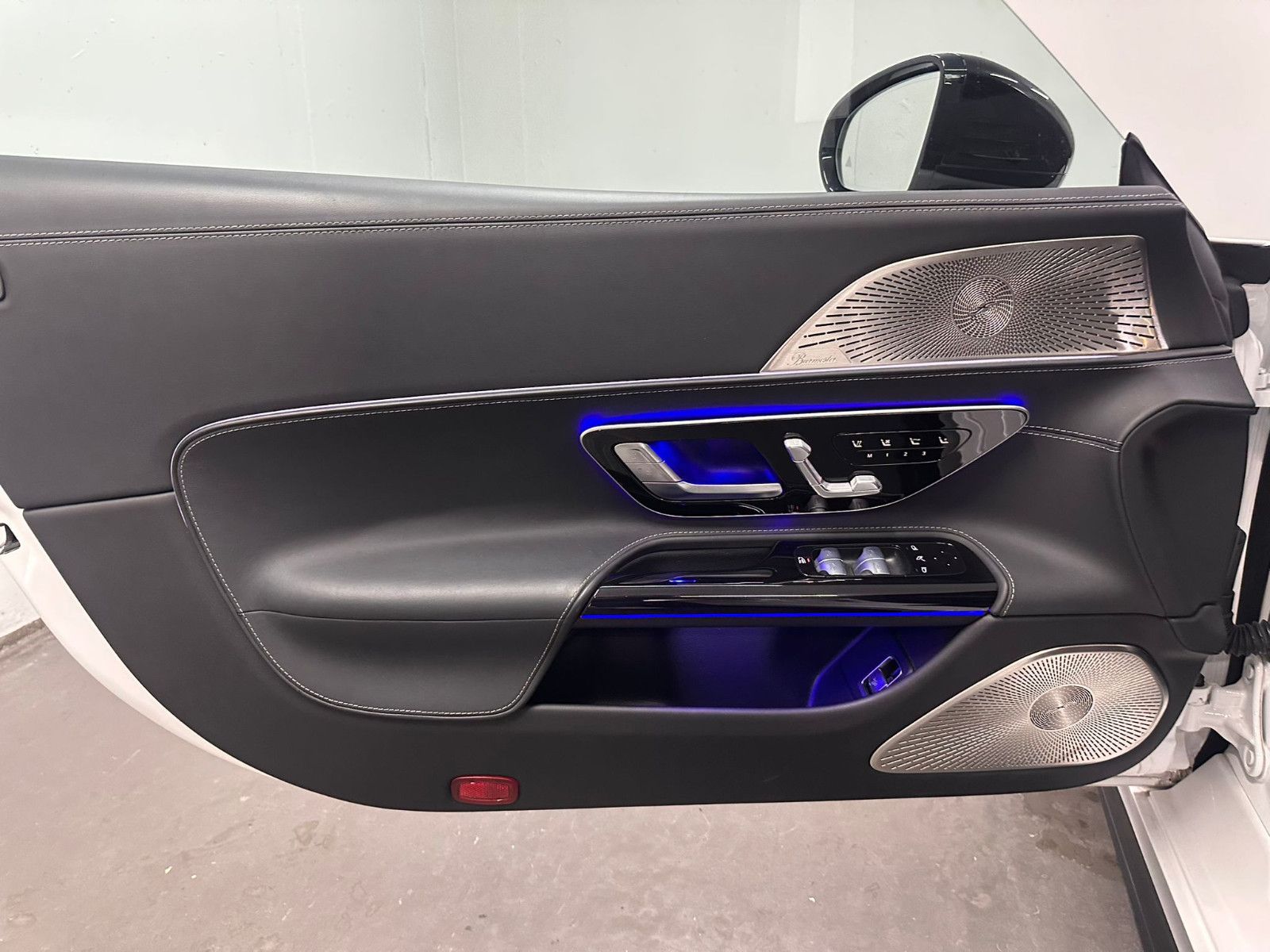 Mercedes-Benz SL 63 AMG 2022 г. Белый, пробег 27900 км