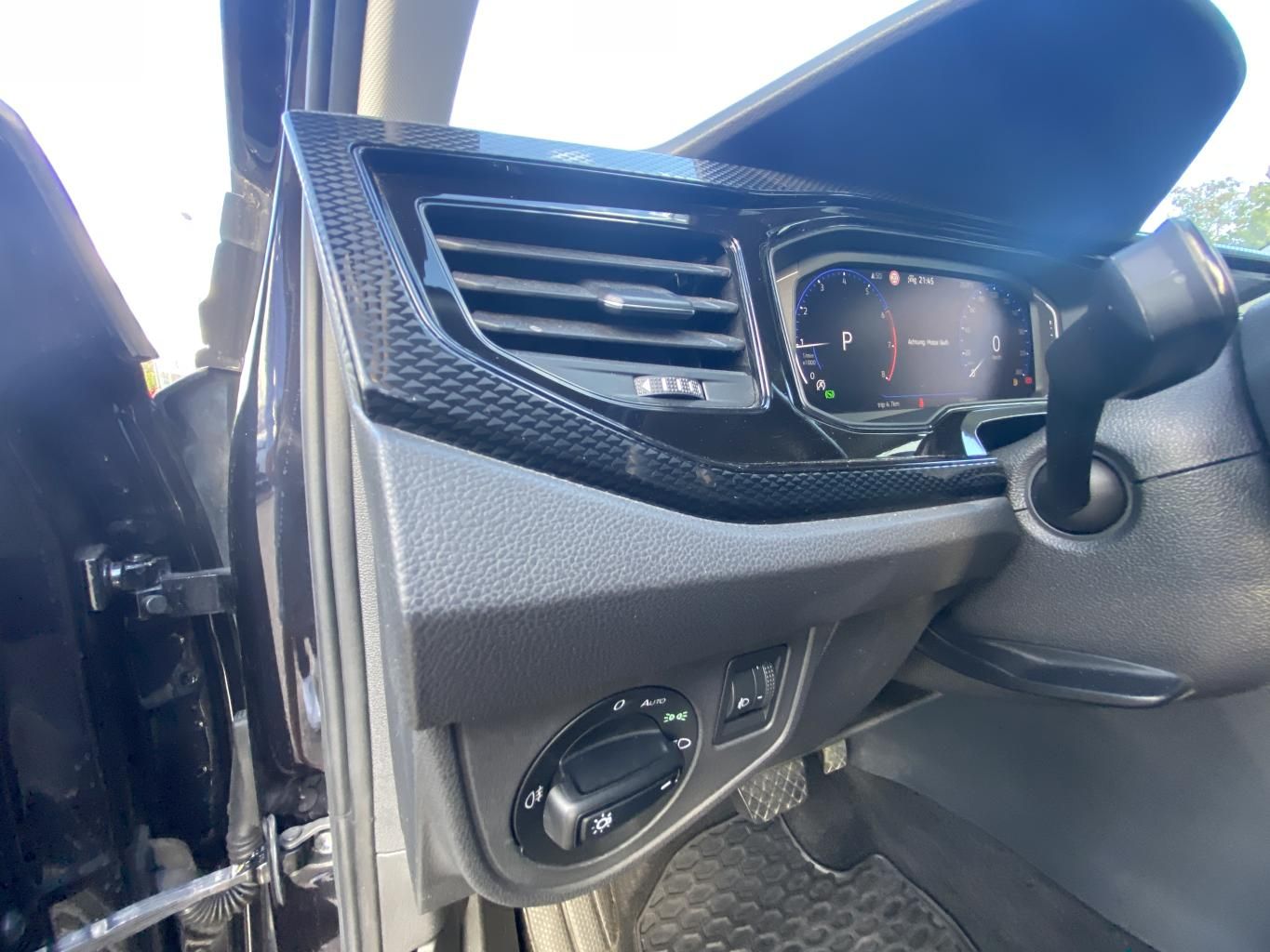 Volkswagen Polo 2023 г. Чёрный, пробег 45440 км