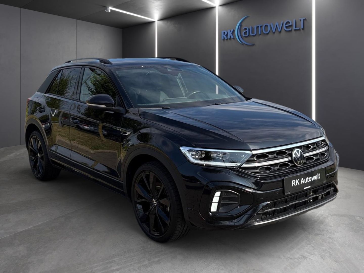 Volkswagen T-Roc 2024 г. Чёрный, пробег 38134 км
