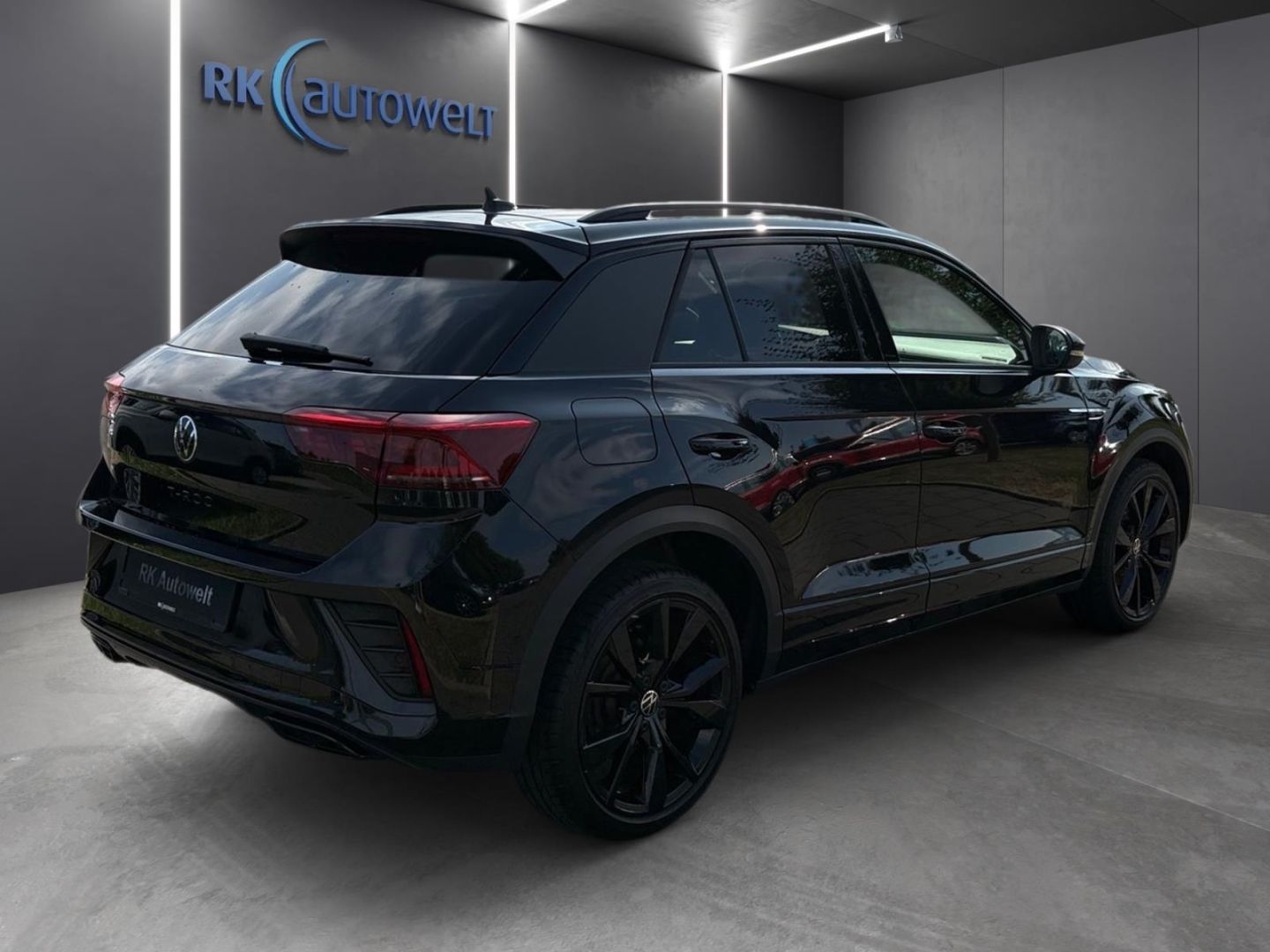Volkswagen T-Roc 2024 г. Чёрный, пробег 38134 км