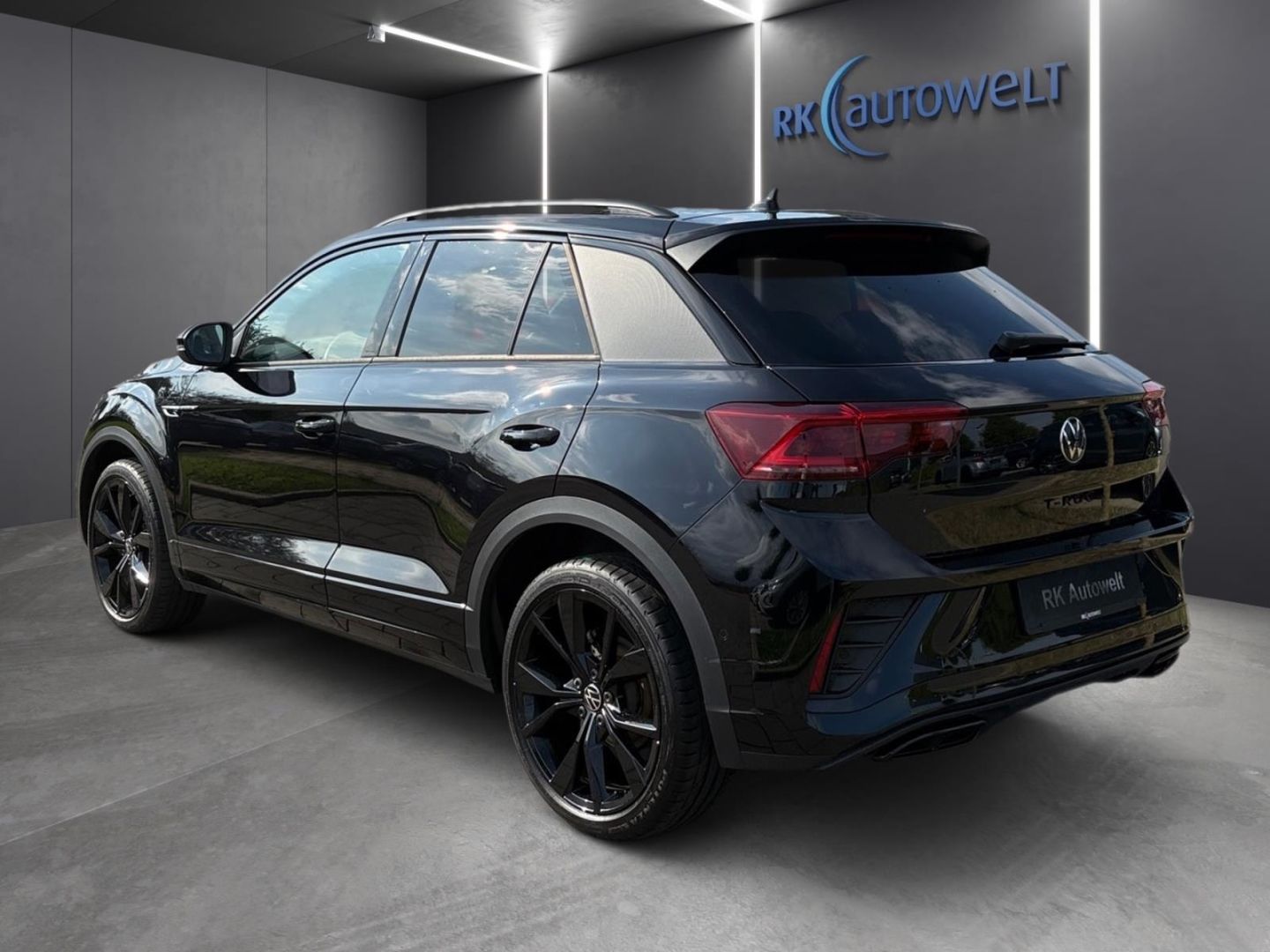 Volkswagen T-Roc 2024 г. Чёрный, пробег 38134 км