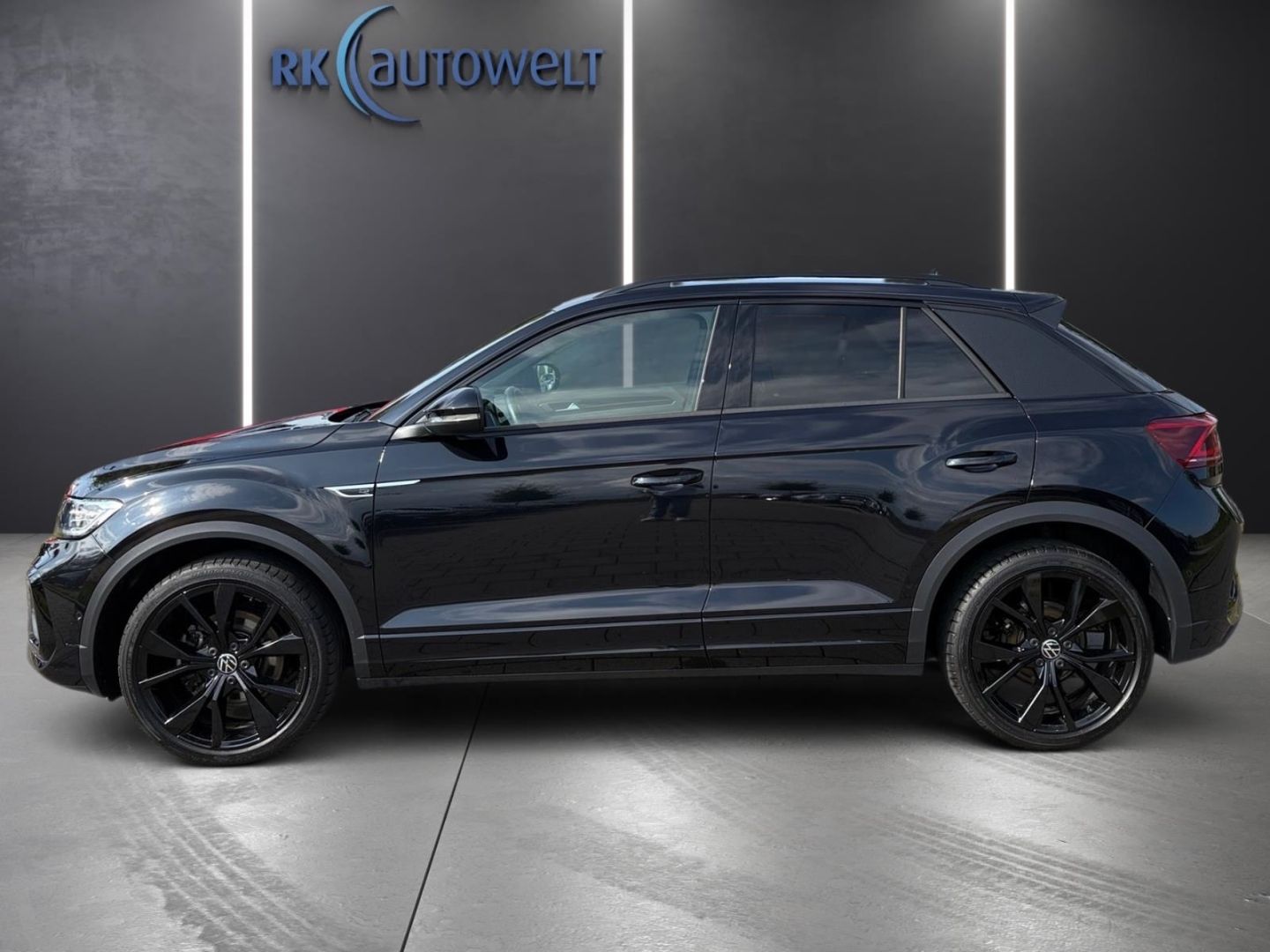 Volkswagen T-Roc 2024 г. Чёрный, пробег 38134 км