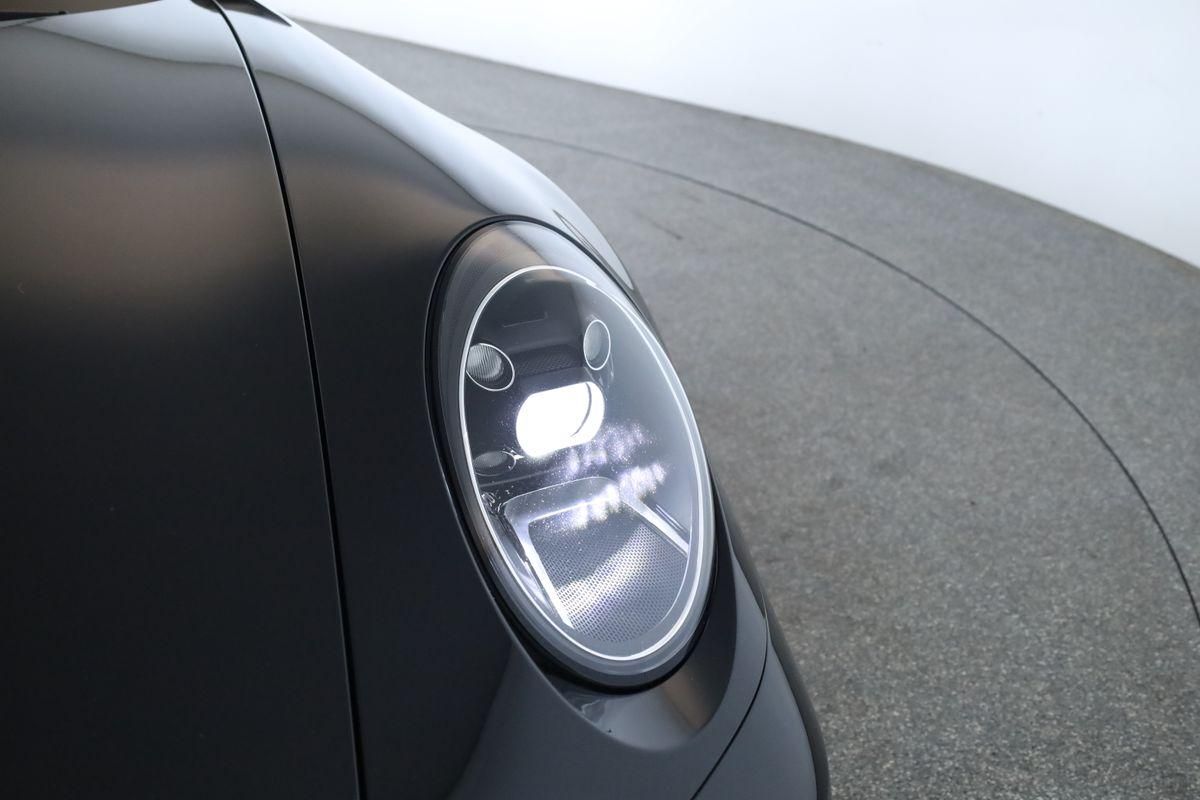 Porsche 992 2023 г. Чёрный, пробег 53300 км