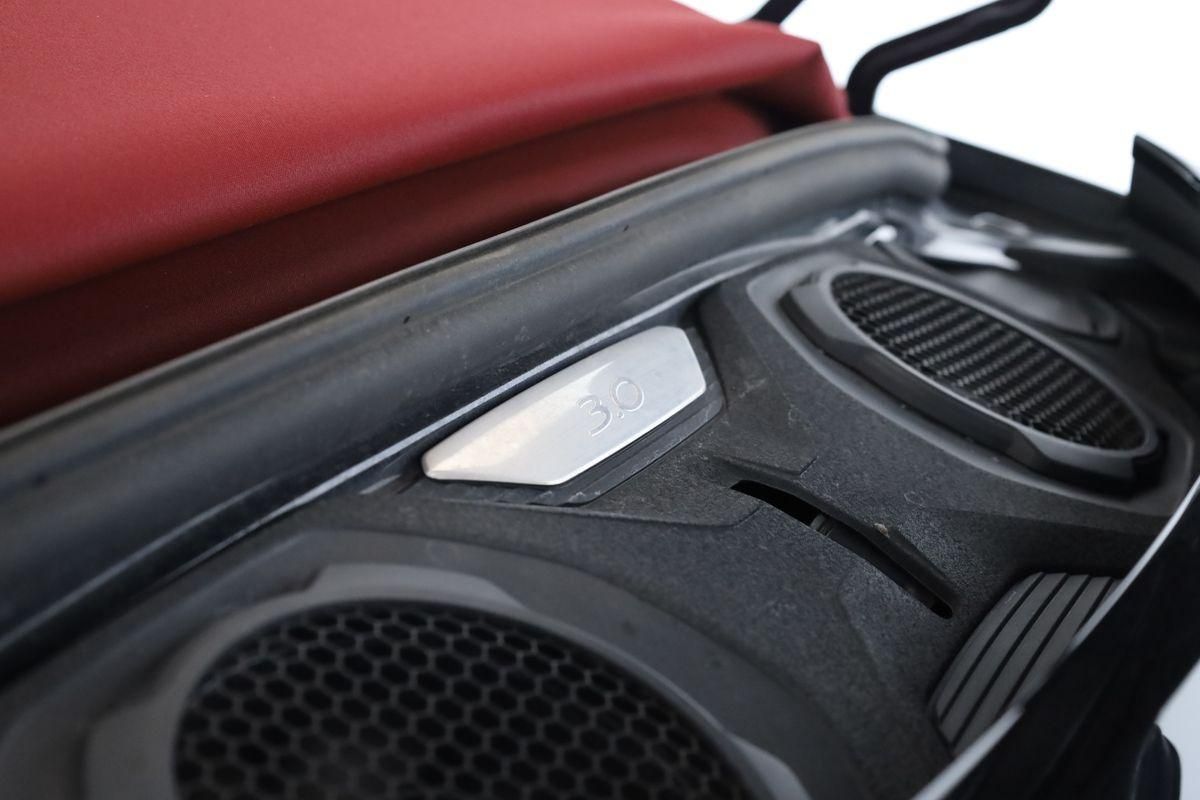 Porsche 992 2023 г. Чёрный, пробег 53300 км
