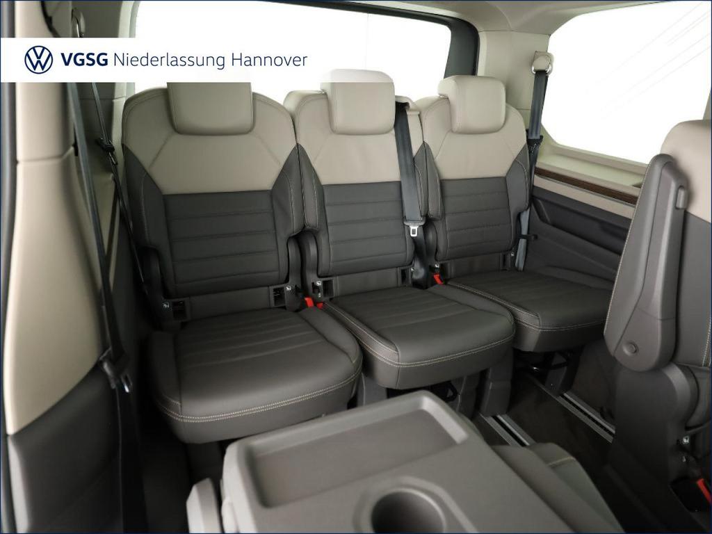 Volkswagen T7 MULTIVAN 2025 г. Белый, пробег 18852 км