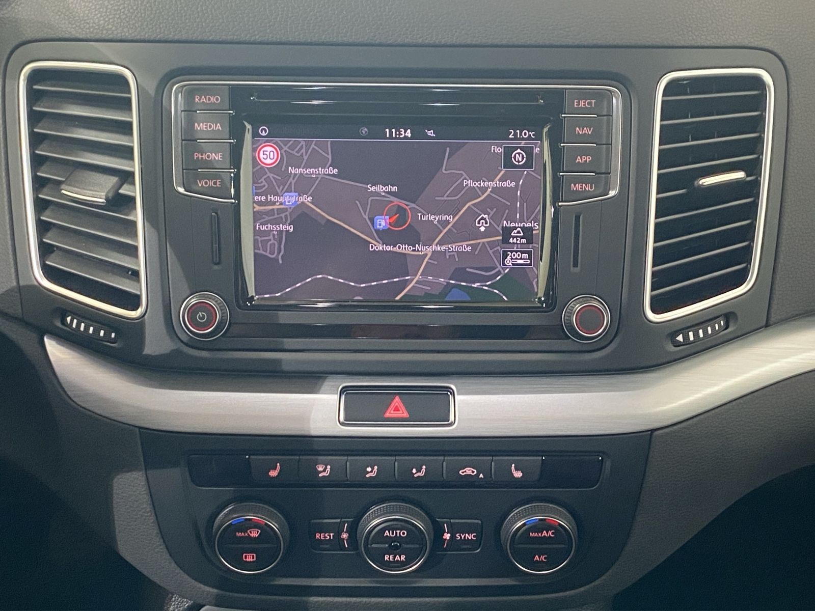 Volkswagen Sharan 2022 г. Серый, пробег 52780 км