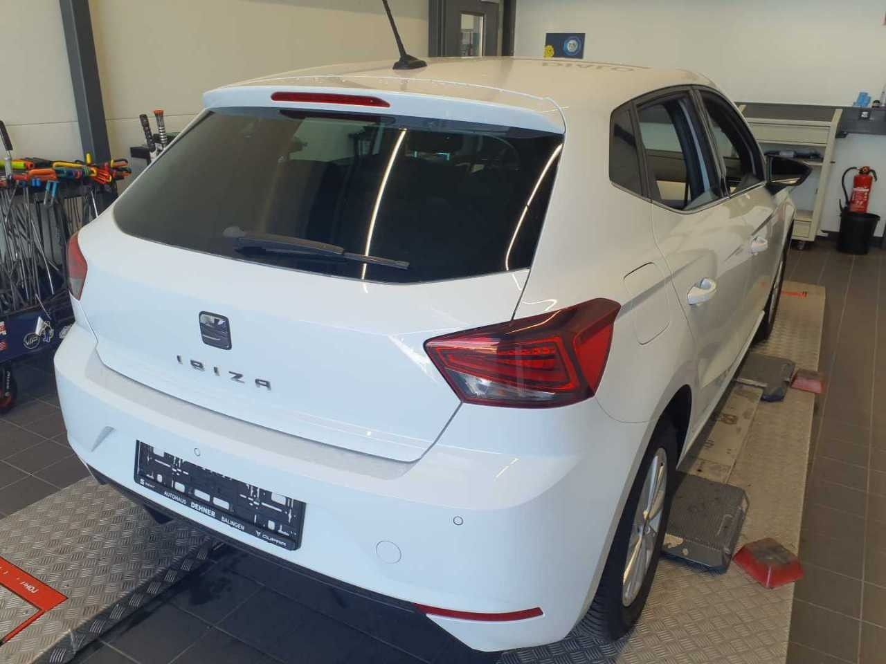SEAT Ibiza 2021 г. Белый, пробег 55500 км