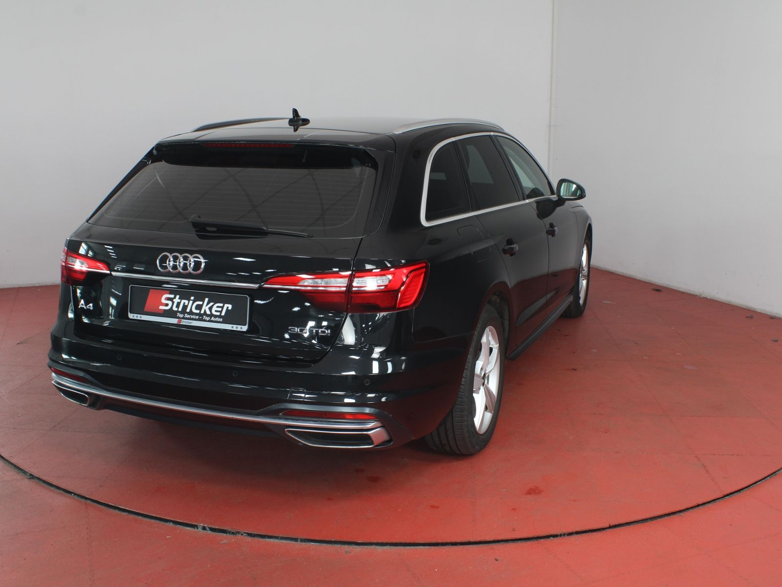 Audi A4 2022 г. Чёрный, пробег 29902 км