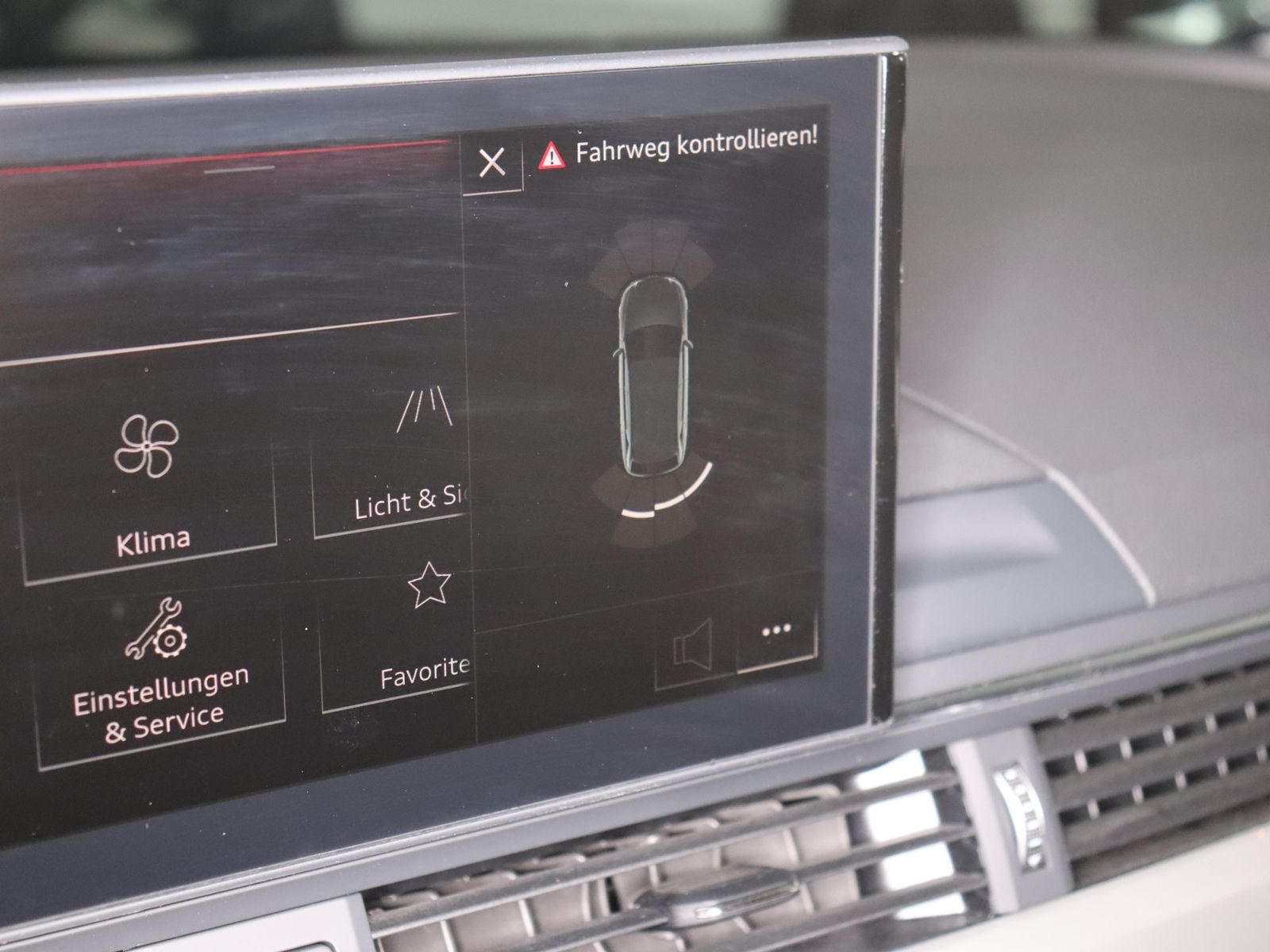Audi A4 2022 г. Чёрный, пробег 29902 км