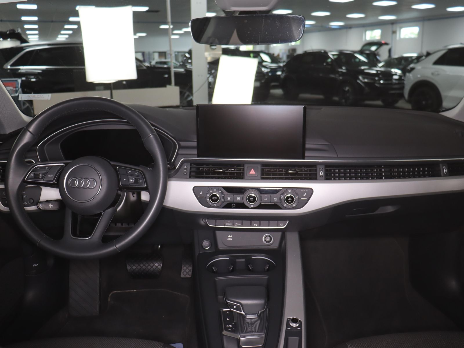 Audi A4 2022 г. Чёрный, пробег 29902 км