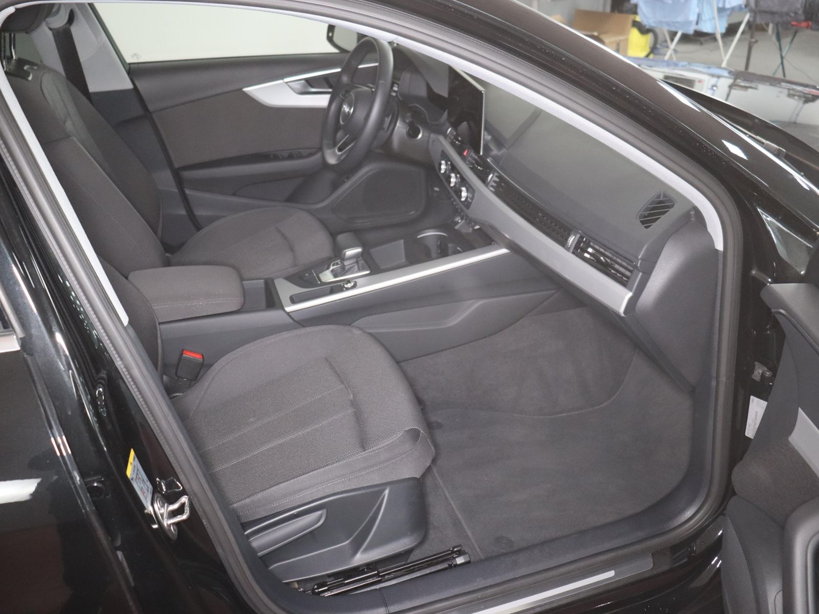 Audi A4 2022 г. Чёрный, пробег 29902 км