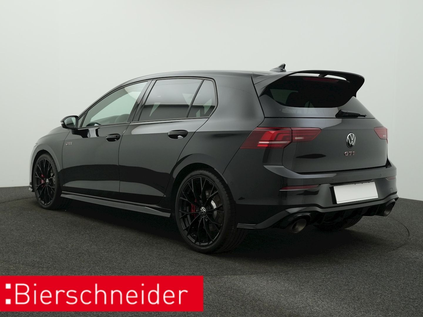 Volkswagen Golf 2025 г. Чёрный, пробег 2925 км