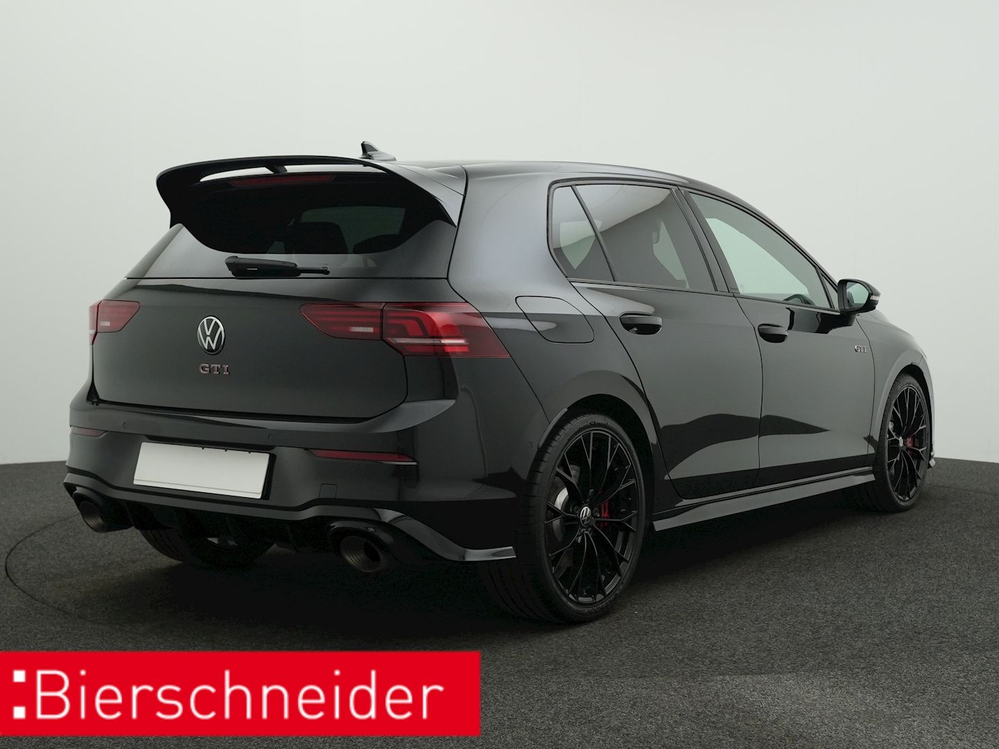 Volkswagen Golf 2025 г. Чёрный, пробег 2925 км