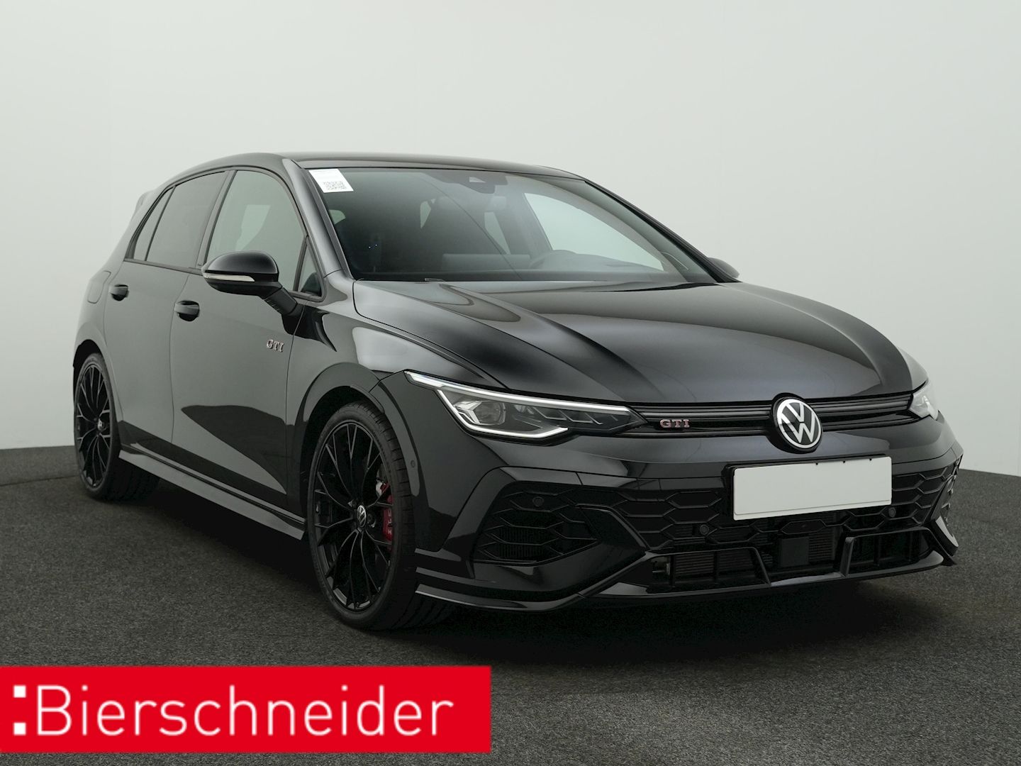 Volkswagen Golf 2025 г. Чёрный, пробег 2925 км