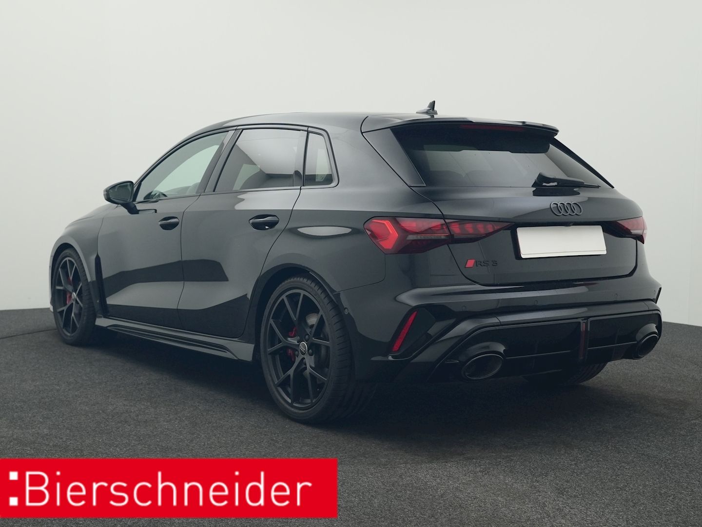 Audi RS3 2025 г. Чёрный, пробег 10950 км