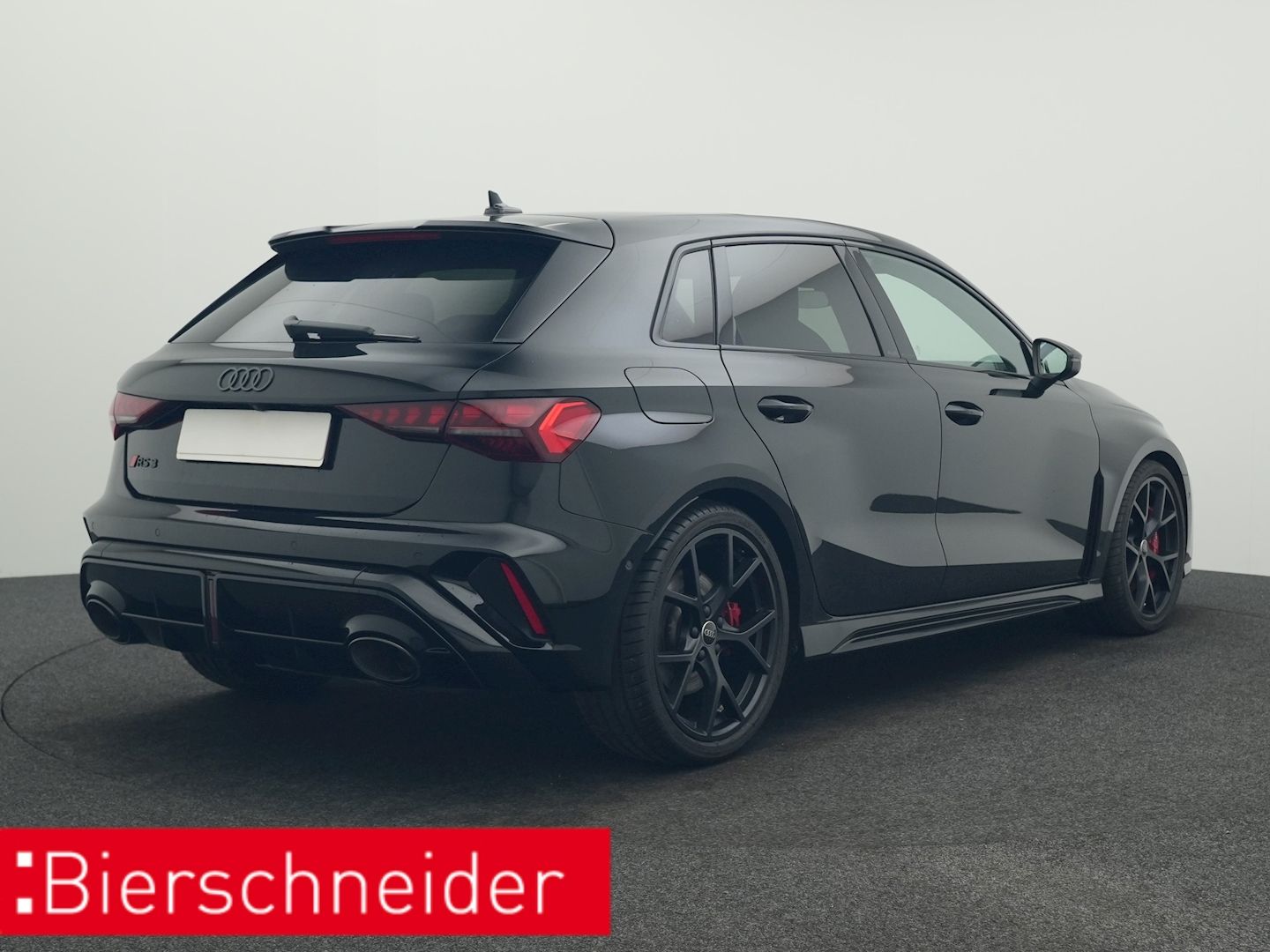 Audi RS3 2025 г. Чёрный, пробег 10950 км