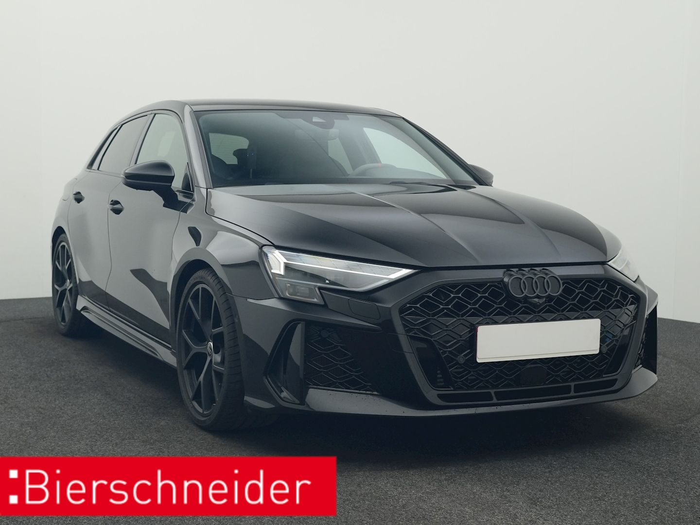 Audi RS3 2025 г. Чёрный, пробег 10950 км