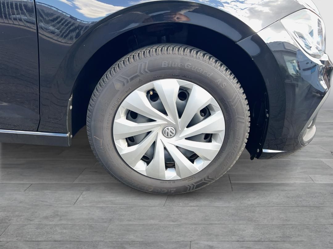 Volkswagen Polo 2023 г. Чёрный, пробег 45822 км