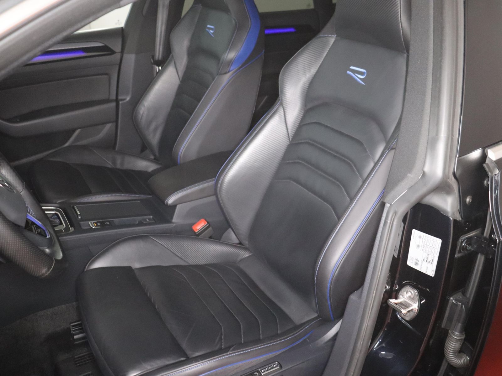 Volkswagen Arteon 2023 г. Чёрный, пробег 38875 км