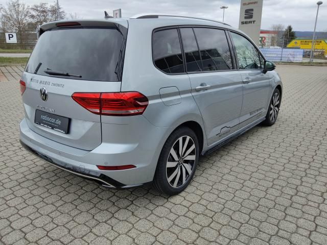 Volkswagen Touran 2026 г. Серебристый, пробег 3000 км