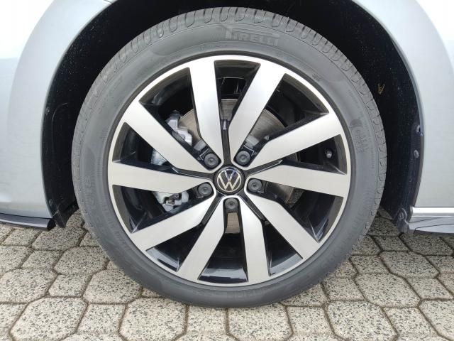Volkswagen Touran 2026 г. Серебристый, пробег 3000 км