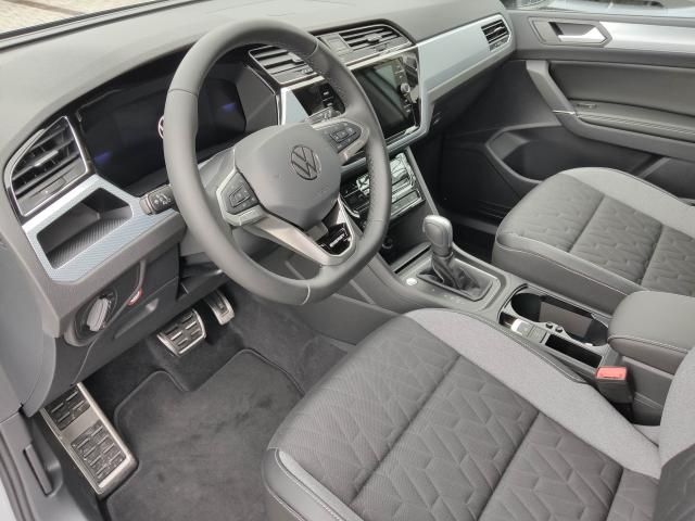 Volkswagen Touran 2026 г. Серебристый, пробег 3000 км