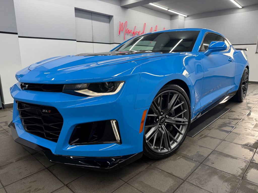 Chevrolet Camaro 2023 г. Синий, пробег 6856 км