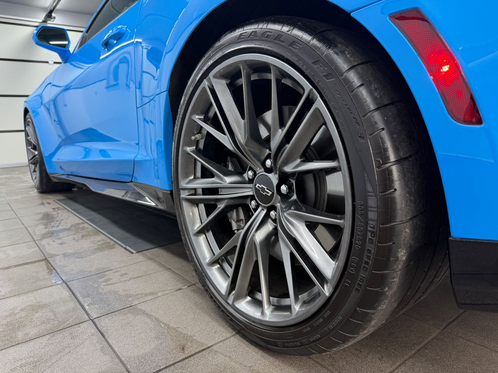 Chevrolet Camaro 2023 г. Синий, пробег 6856 км
