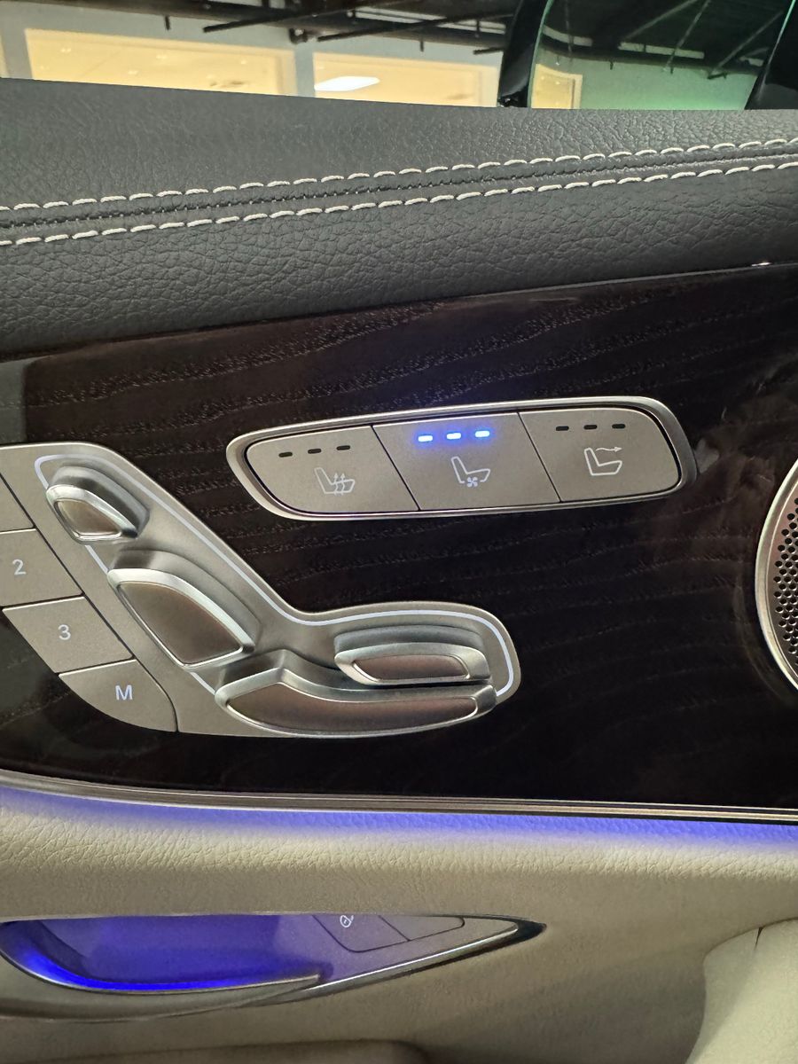 Mercedes-Benz E 200 2023 г. Чёрный, пробег 28000 км