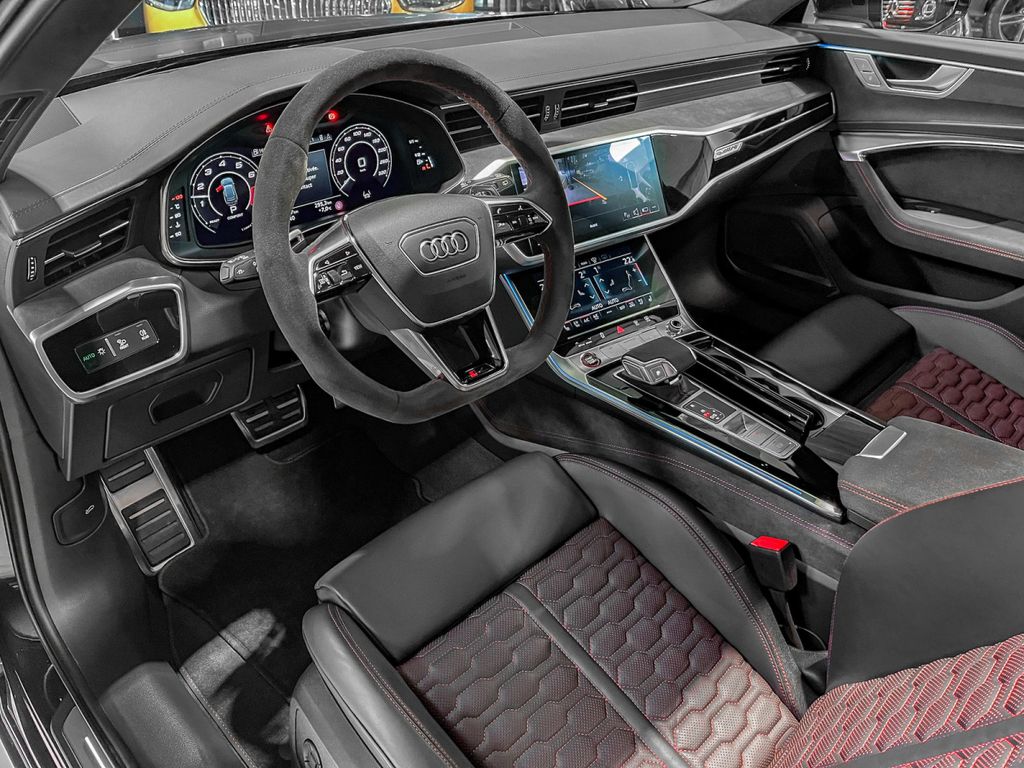 Audi RS6 2025 г. Чёрный, пробег 42000 км
