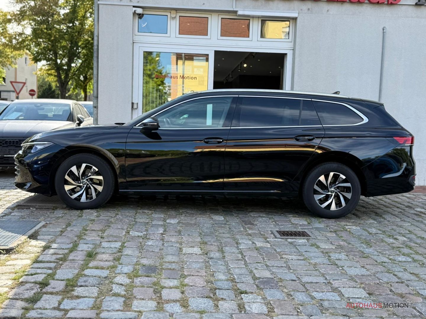 Volkswagen Passat 2024 г. Чёрный, пробег 45638 км
