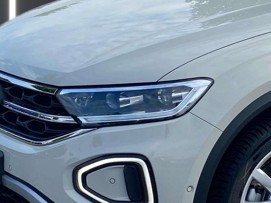 Volkswagen T-Roc 2023 г. Серый, пробег 26500 км
