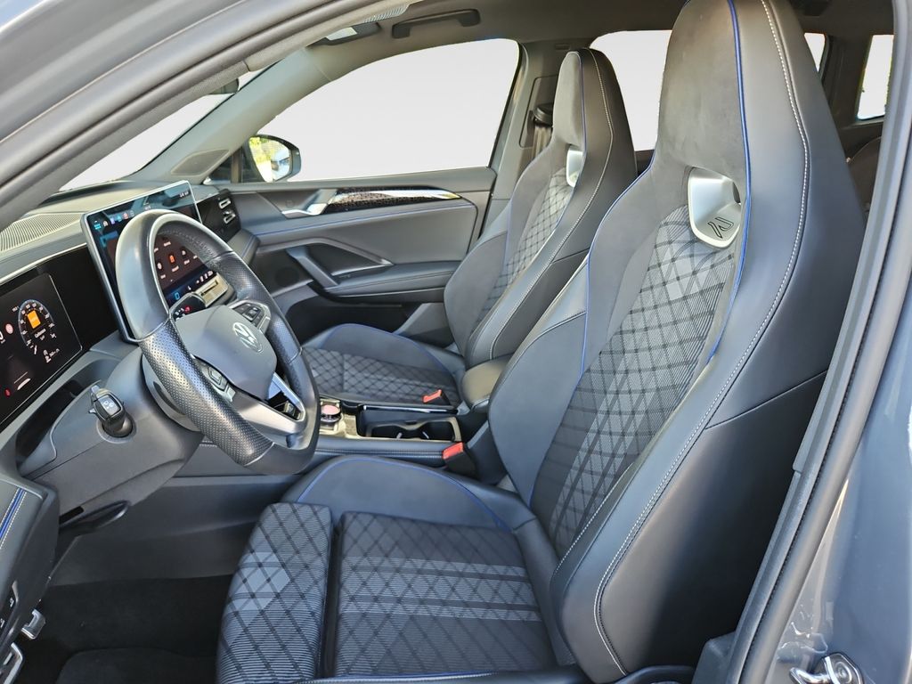 Volkswagen Tiguan 2024 г. Серый, пробег 43000 км