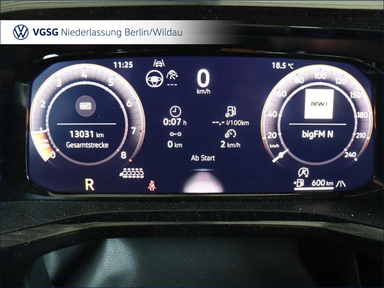 Volkswagen T7 MULTIVAN 2025 г. Серый, пробег 13027 км