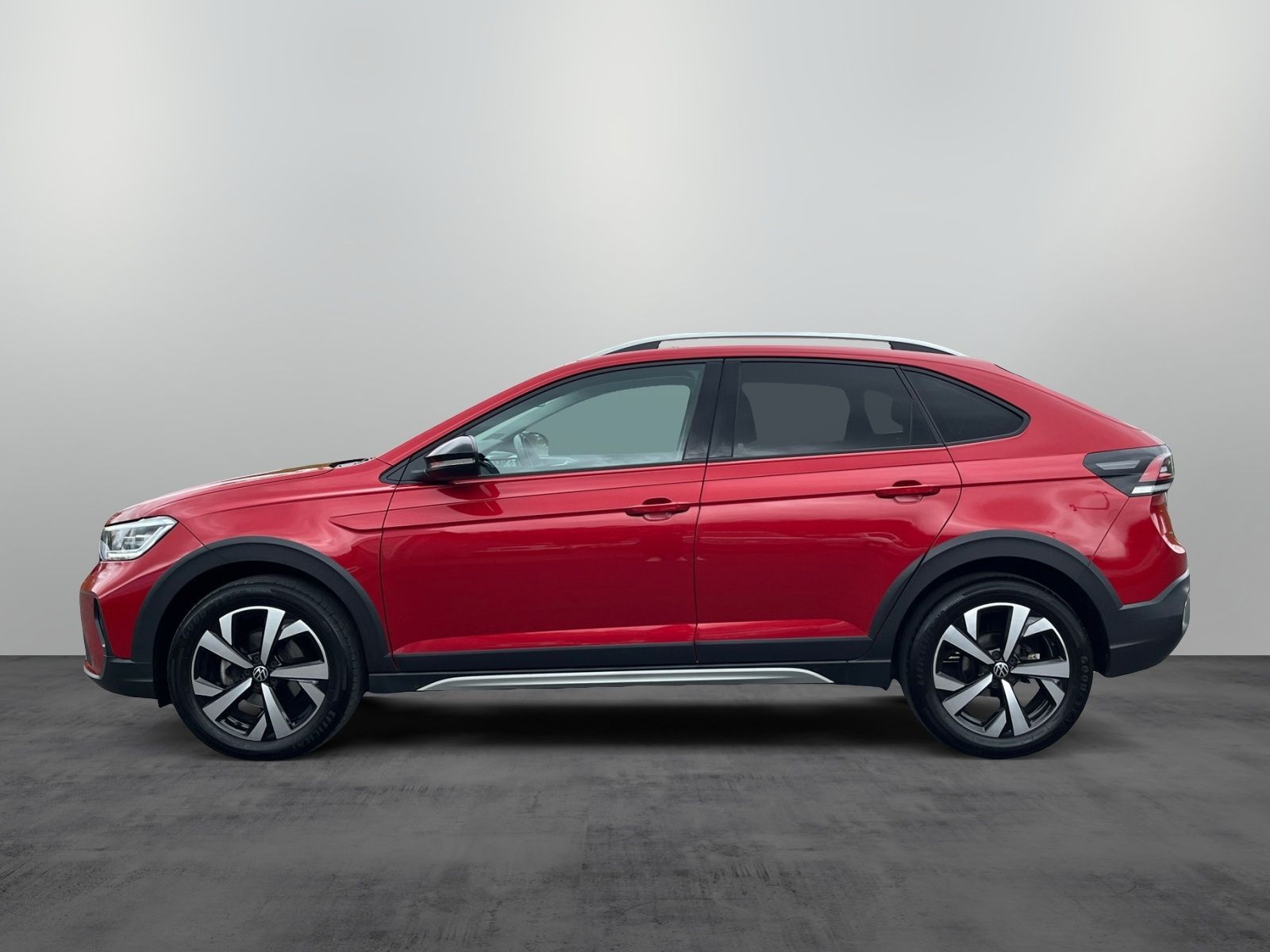 Volkswagen Taigo 2022 г. Красный, пробег 40000 км