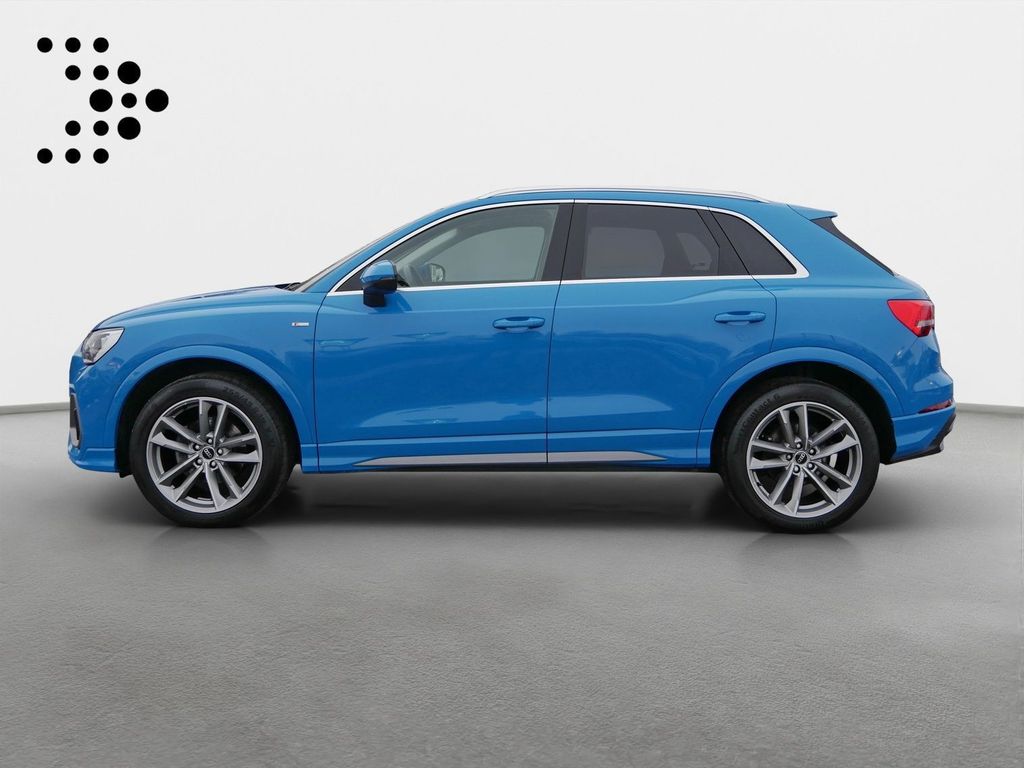 Audi Q3 2023 г. Синий, пробег 46777 км