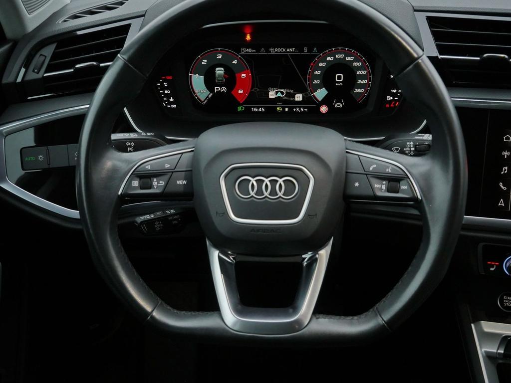 Audi Q3 2023 г. Синий, пробег 46777 км