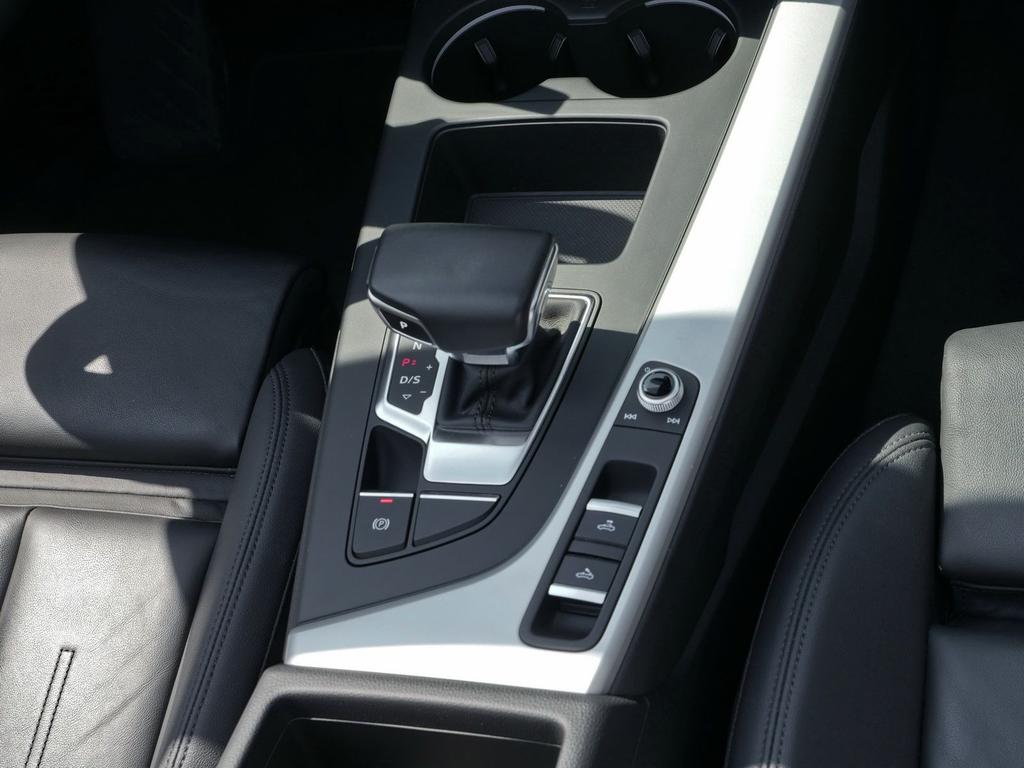 Audi A5 2022 г. Белый, пробег 31385 км