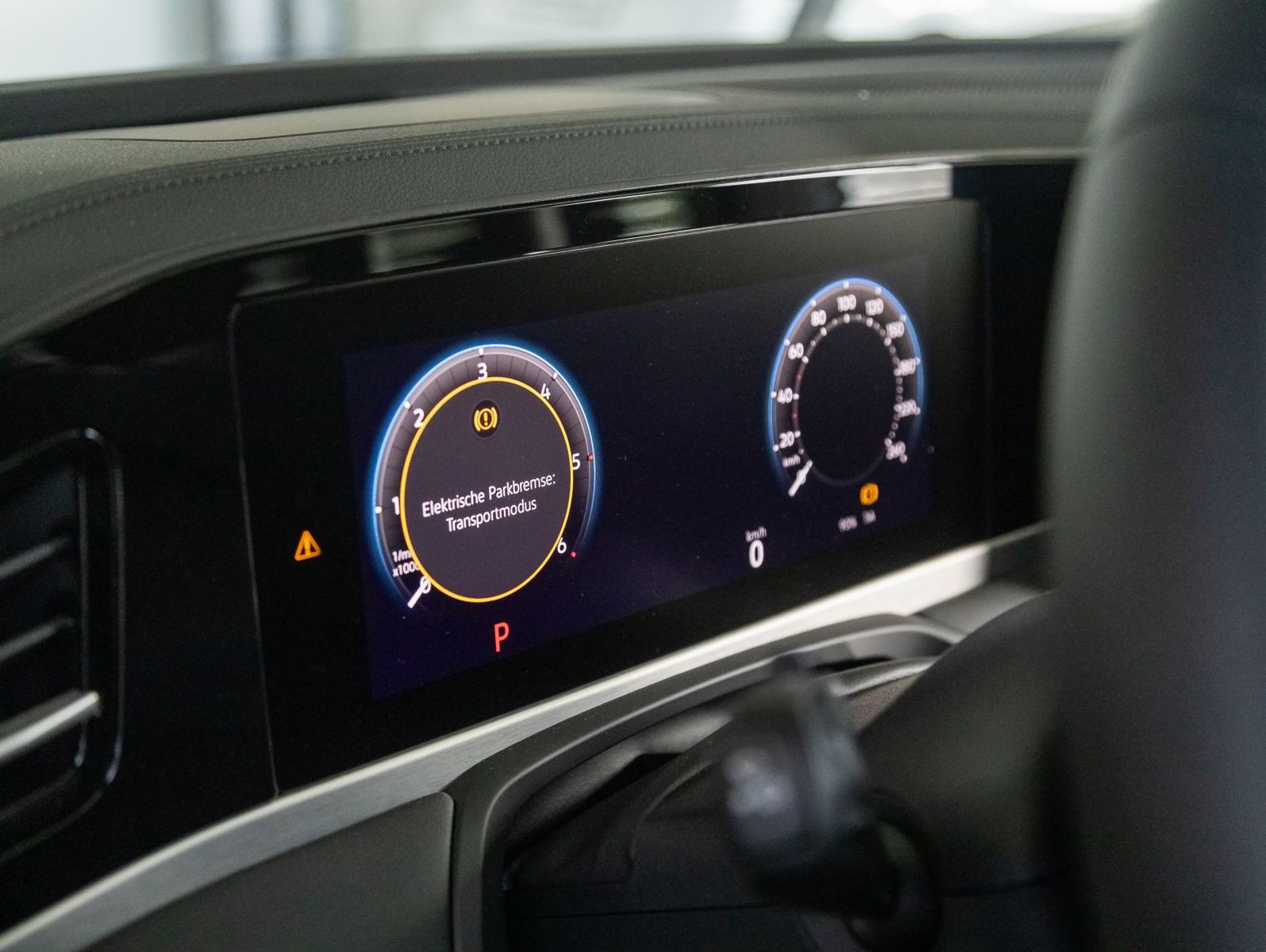 Volkswagen PASSAT VARIANT 2024 г. Серебристый, пробег 48950 км